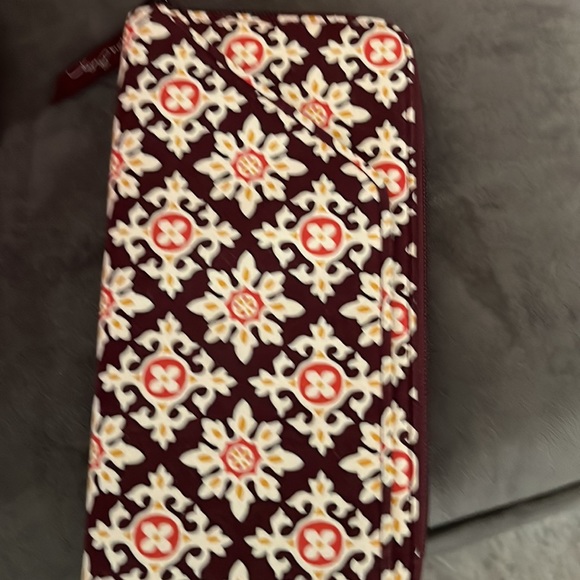 Vera Bradley wallet. Zip outer compartment and slide in compartment. - Picture 3 of 3